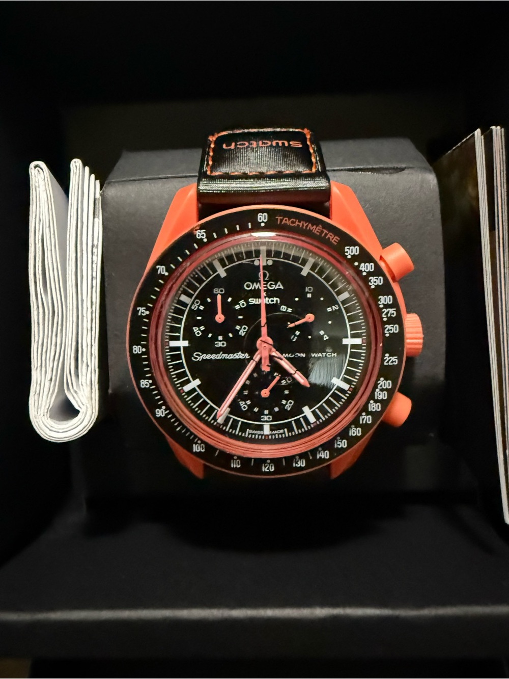 Speedmaster Moonwatch Chronograph - Red/Black